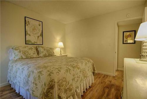 Carnelian Woods Condo (Condo)