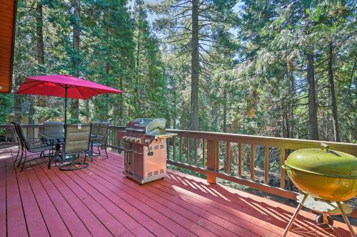 Cabin With Wraparound Deck In Big Trees Village!