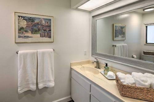 Charming Bungalow With Hill Views, About 1 Mi Dtwn Carmel