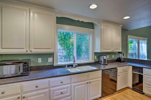 Spacious Downtown Chico Home, � Mile To Csu!