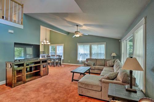 Spacious Downtown Chico Home, � Mile To Csu!