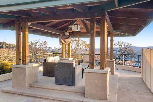 Woodhawk Vineyards Estate