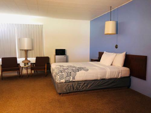 Motel Curly Redwood Lodge