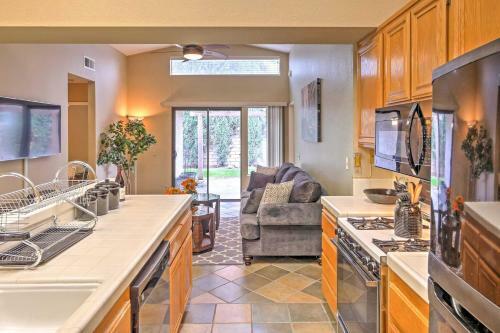 Chic Corona Home With Backyard Less Than 12 Mi To Riverside!