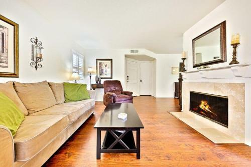 Dp-14a - Ritz Point Condo