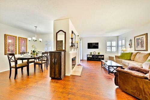 Dp-14a - Ritz Point Condo