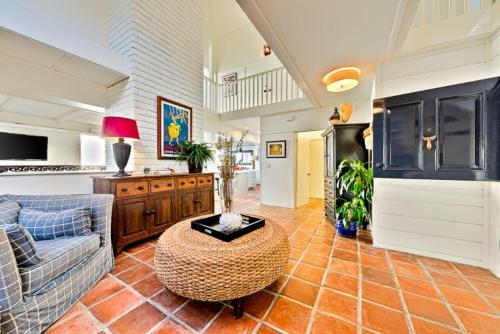 Dp-701 - Cape Cod House In Capo Beach