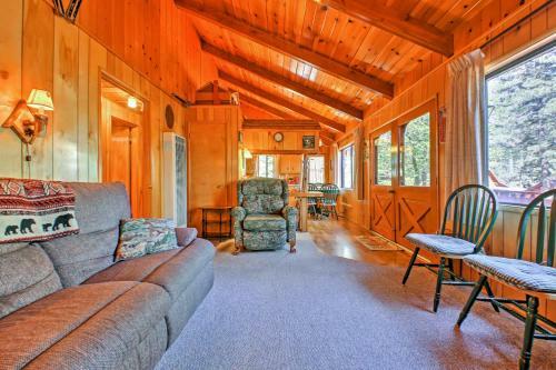 Big Bear Lake Cabin With Deck About 7 Mi To Ski Slopes!