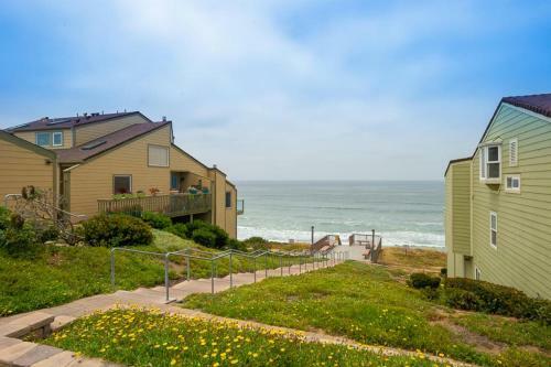 Enc-187 Encinitas Seabluffe Oceanfront Condo