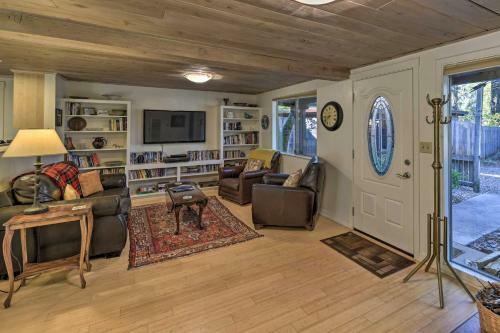Secluded Cottage On 2 5 Acres With Pond And Bbq!