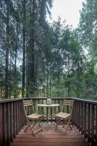 Treehouse Hideaway