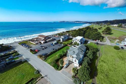 Oceanview Miramar Home Steps To Beach Restuarants Trails Activities