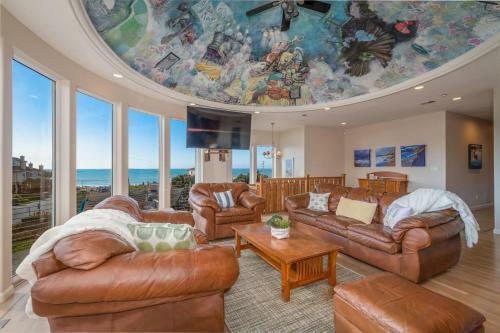 Oceanview Miramar Home Steps To Beach Restuarants Trails Activities