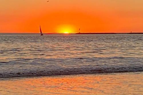Oceanview Miramar Home Steps To Beach Restuarants Trails Activities