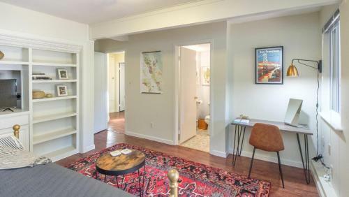 Summit Sanctuary! Redwoods! Fire Table!! Bbq Grill! Fast Wifi!! Dog Friendly!