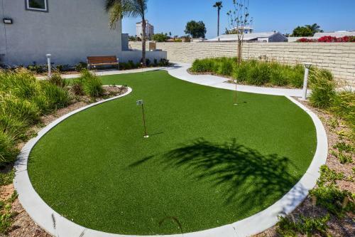 Townhouse Minutes From The Beach!