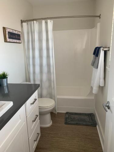 Townhouse Minutes From The Beach!