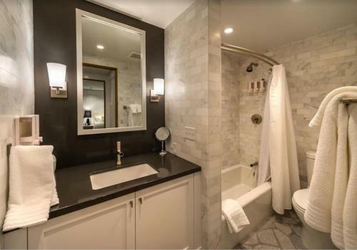 Cedar Crest - Chickadee Cottage 2