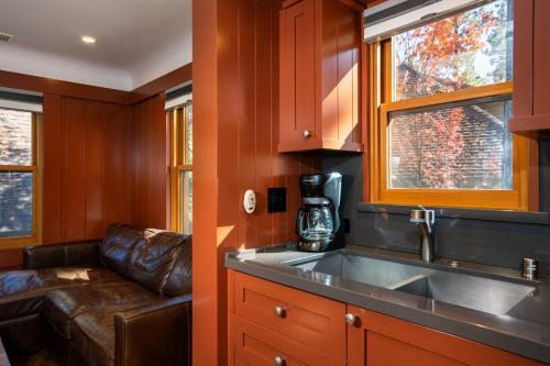 Cedar Crest - Robin Cottage 6