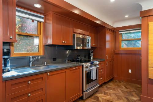 Cedar Crest - Robin Cottage 6