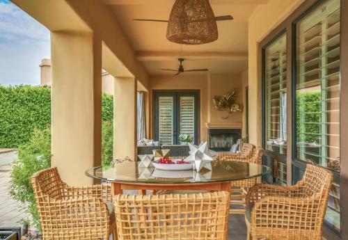 New Listing! Opulent 3-unit Estate With Private Pool Home