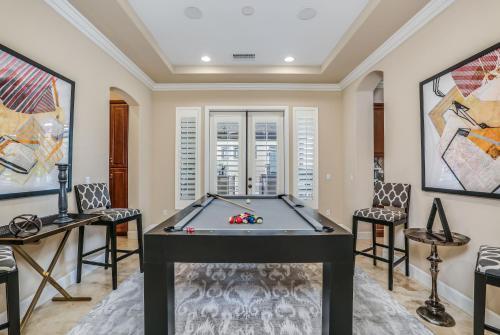 New Listing! Opulent 3-unit Estate With Private Pool Home
