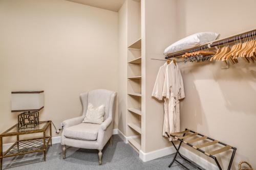 New Listing! Opulent 3-unit Estate With Private Pool Home