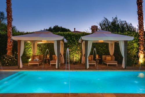 New Listing! Opulent 3-unit Estate With Private Pool Home