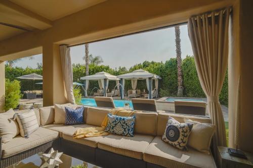 New Listing! Opulent 3-unit Estate With Private Pool Home