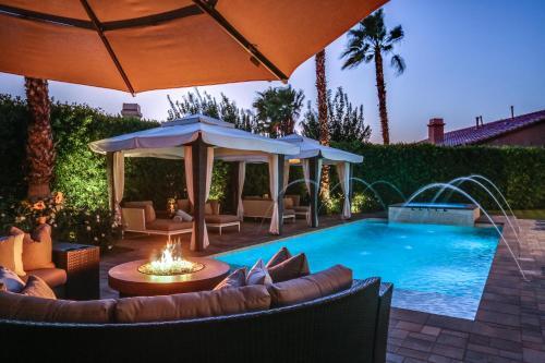 New Listing! Opulent 3-unit Estate With Private Pool Home