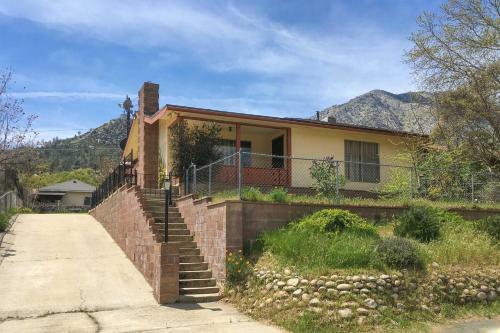 Scenic Kernville Home - Walk To Downtown And River!