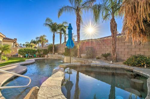 Spacious Retreat With Tiki Lounge And Pool Table!