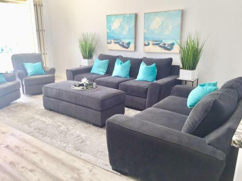 Must See-5 Star Rated-stunning Views, Pool, Spa And More