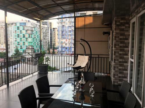 Irakli's Apartment With Terrace