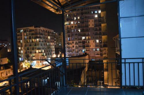 Irakli's Apartment With Terrace