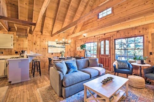 Chic Lake Arrowhead Cabin With Deck 2 Mi To Village