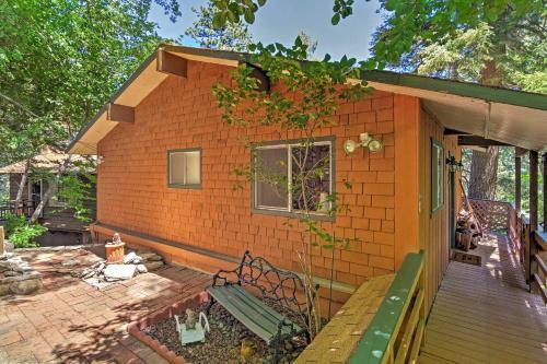 Lake Arrowhead Cabin With Deck And Scenic Forest Views