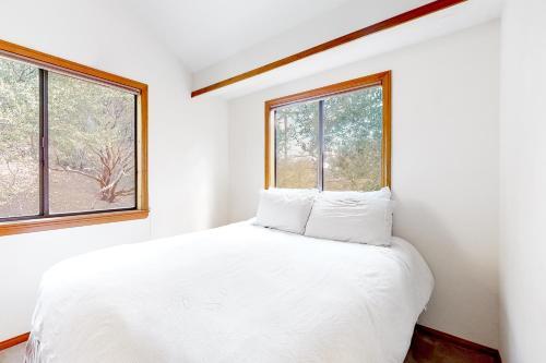 Lake Arrowhead Cabin Getaway!