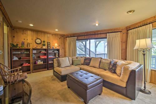 Lake Arrowhead Retreat With Decks And Mountain Views!