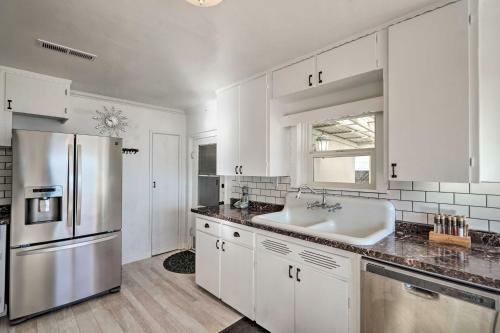 Waterfront Cottage With Pool And Clear Lake View!