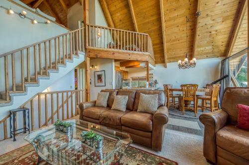 Private Hilltop Retreat