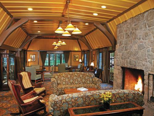 Hotel Ucla Lake Arrowhead Lodge