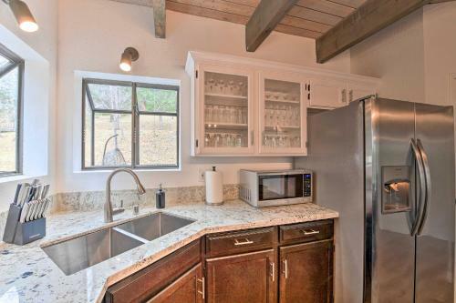 3-level Luxe Home With Spa, Ac, Game Room And Theater!