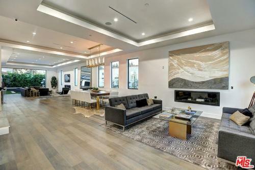 New Colgate Villa