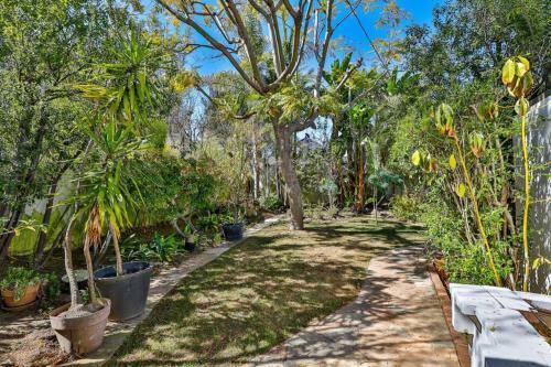 Spacious Unique Italian Villa 20-min Walk To The Beach