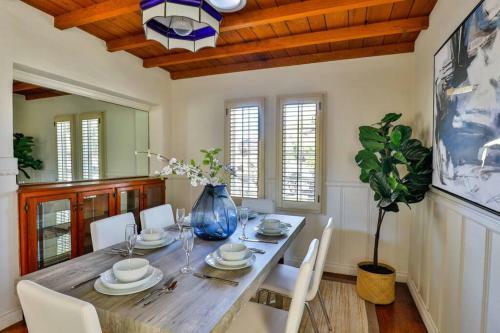 Spacious Unique Italian Villa 20-min Walk To The Beach
