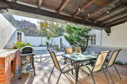 Spacious Unique Italian Villa 20-min Walk To The Beach