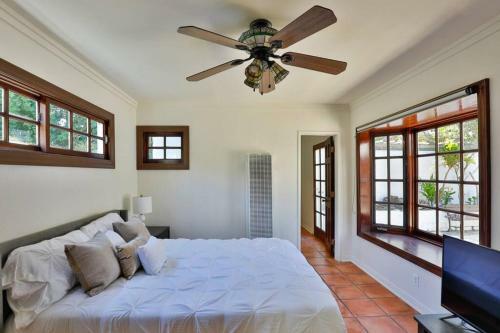 Spacious Unique Italian Villa 20-min Walk To The Beach