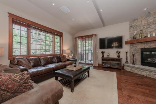 Magnolia Lodge 3