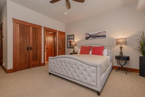 Magnolia Lodge 3
